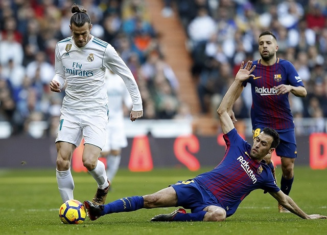 Tác bóng là gì? Tác bóng có được coi là vi phạm hay không?